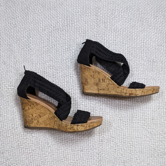Sandales à Talons Compensés Montego Bay Magneto – Noir, Taille 8 (39/40), Ornements Dorés